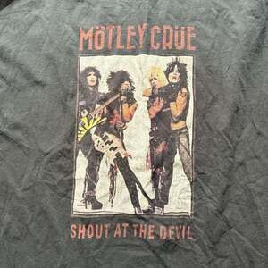 Mötley Crüe Shout At The Devil Band Photo Graphic T-Shirt